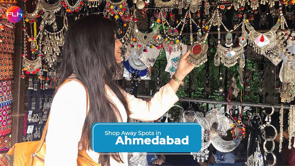 girl is shopping ornaments in local market in Ahmedabad
