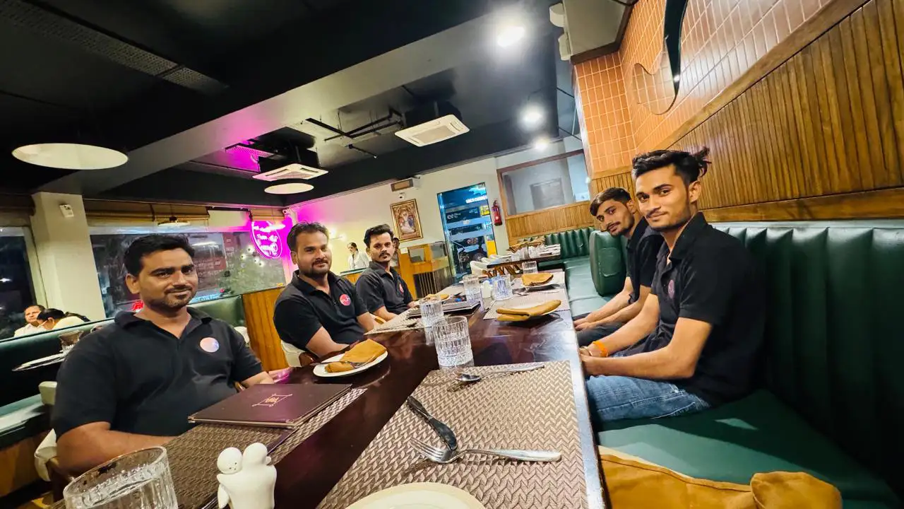 FLH PG Dinner Time